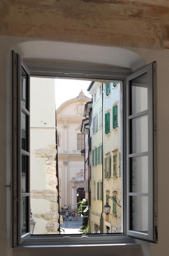 加尔达湖滨Palazzo Riccamboni公寓 外观 照片