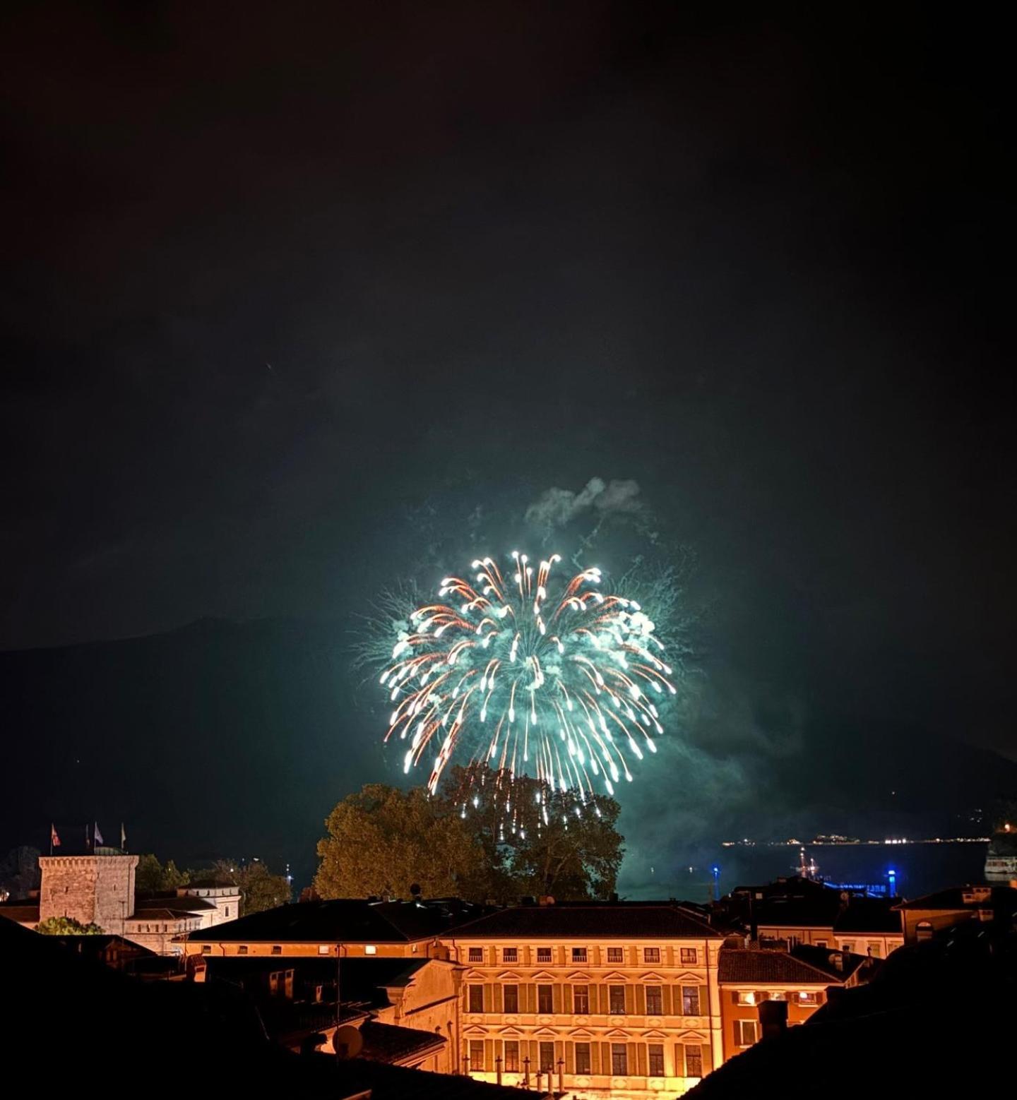 加尔达湖滨Palazzo Riccamboni公寓 外观 照片